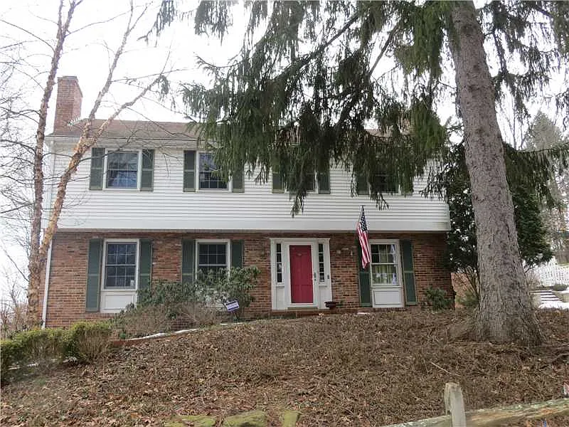 105 Laurelwood Dr photo 1