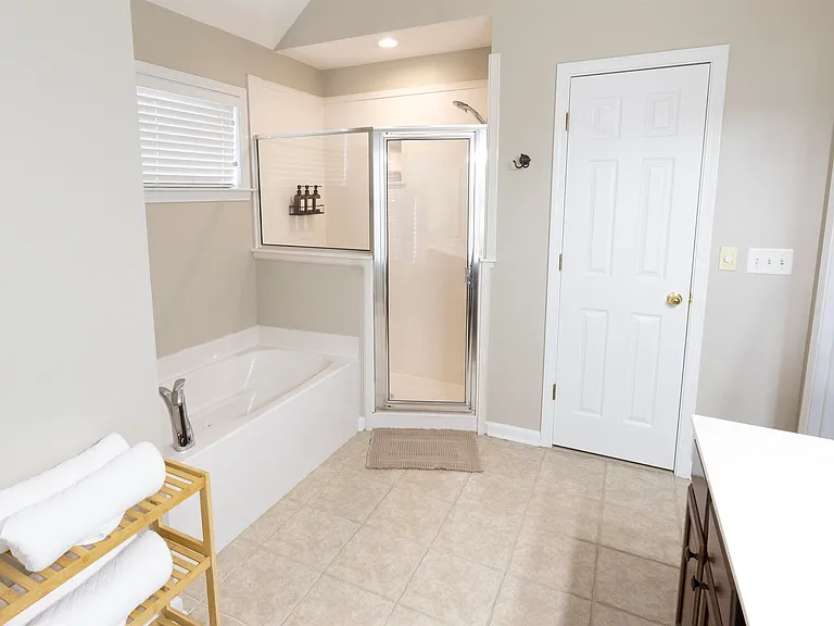 1226 Isle Bay Dr — Photo 17