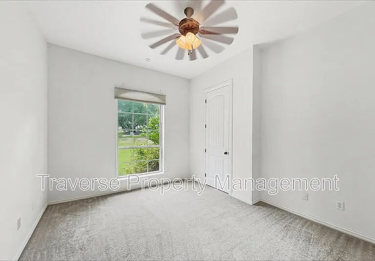 129 Acorn Ln — Photo 23