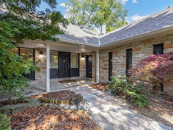 2nd image of 19 Ridgegate Cres
