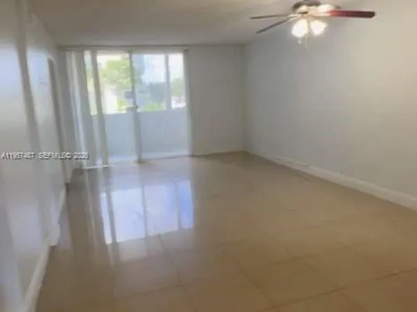 10000 NW 80th Ct APT 2261, Hialeah Gardens, FL 33016