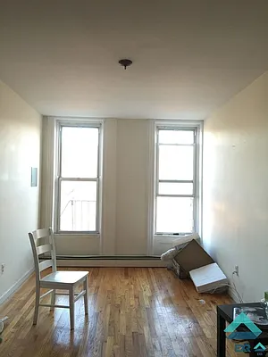 Rented by EXR | media 2