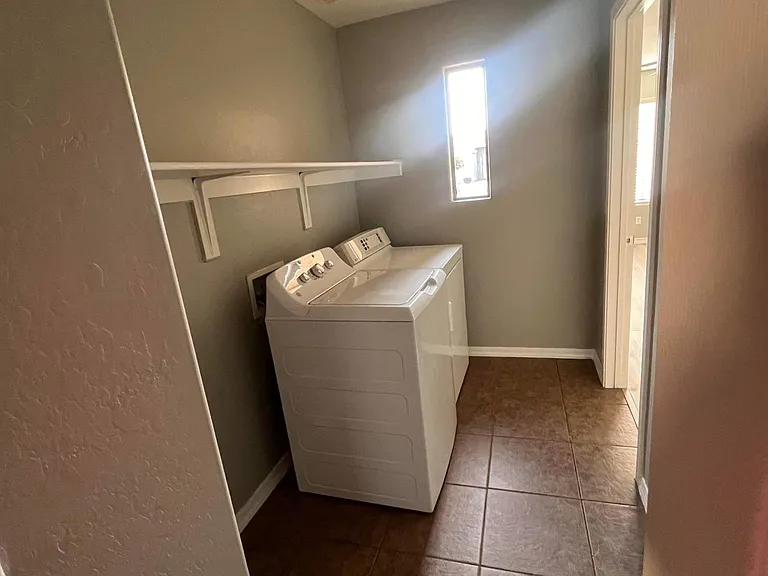 17564 W Evans Dr — Photo 20