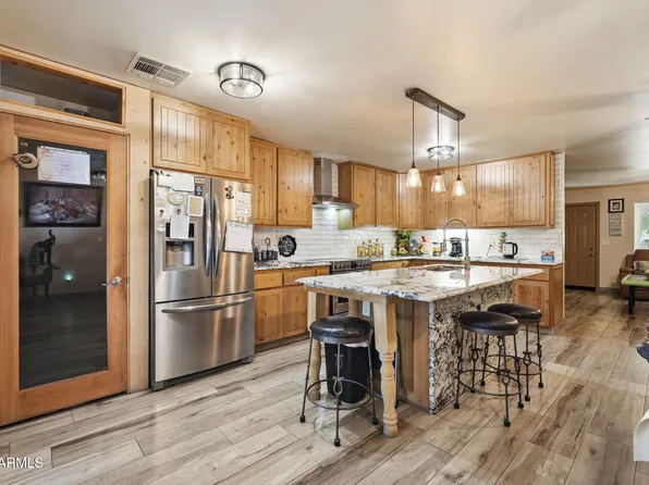 654 S COPPER Drive, Apache Junction, AZ 85120