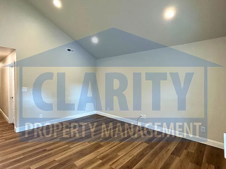 1594 Perry St SE — Photo 4