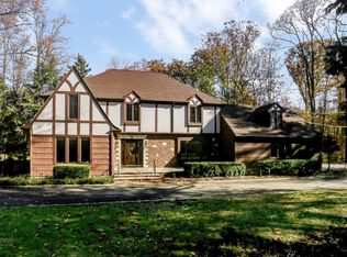 12 Roberts Rd, Warren, NJ 07059