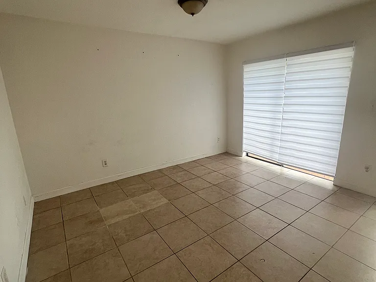3850 SW 107th Ave — Photo 24