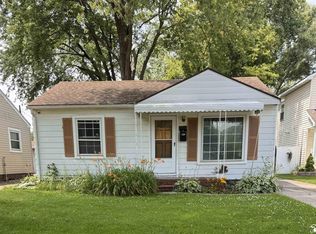 6114 Hazel St, Taylor, MI 48180