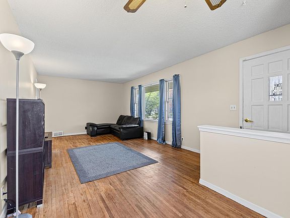 5th image of 828 Northdale Blvd NW
