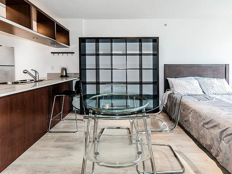 933 Hornby St #201 — Photo 3