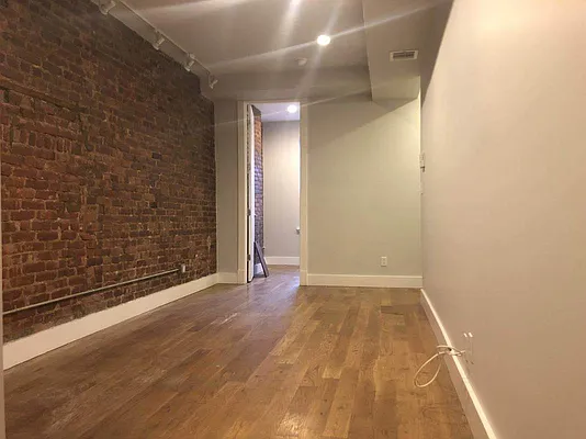 Rented by Premier Metro Realty Corp | media 31