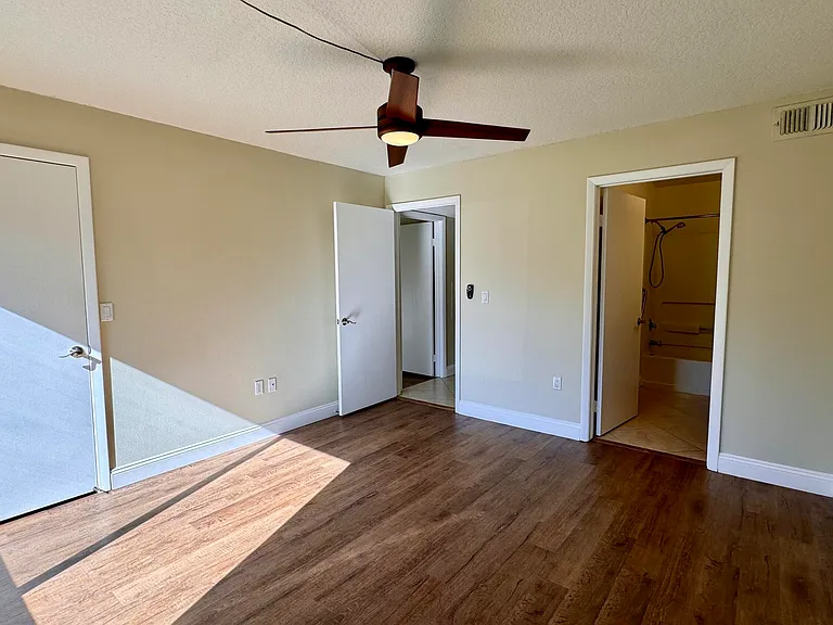 815 W Boynton Beach Blvd #10-105 — Photo 11
