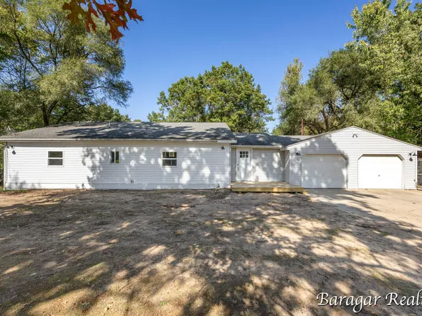 11350 W Holland Lake Rd, Gowen, MI 49326