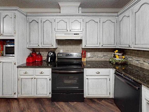 4th image of 1813 S Boggie St