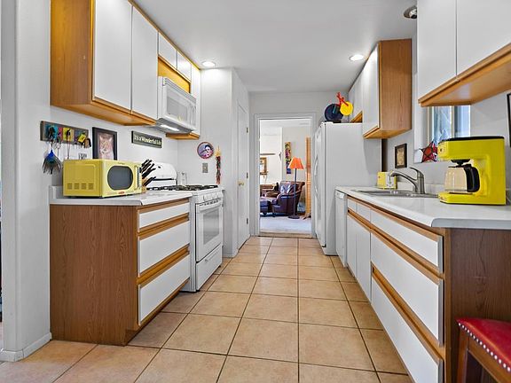 5th image of 348 Vegas De Taos Cir