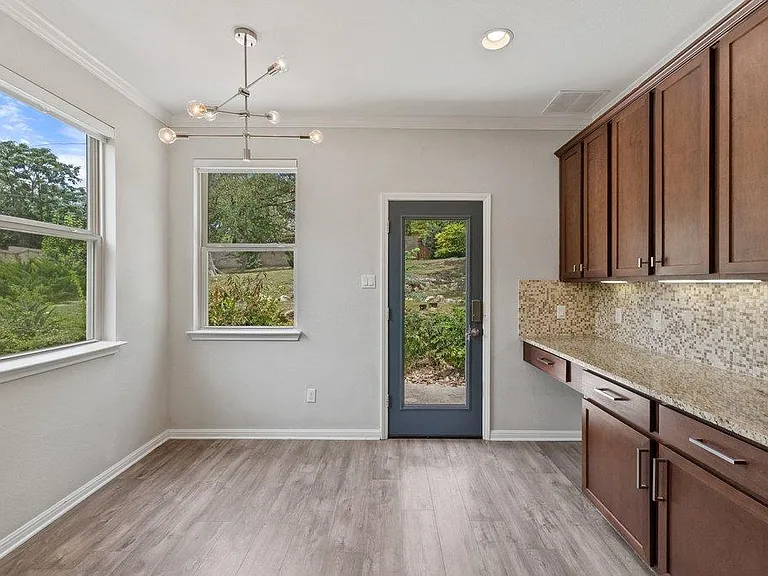 8305 Nicola Trl — Photo 11