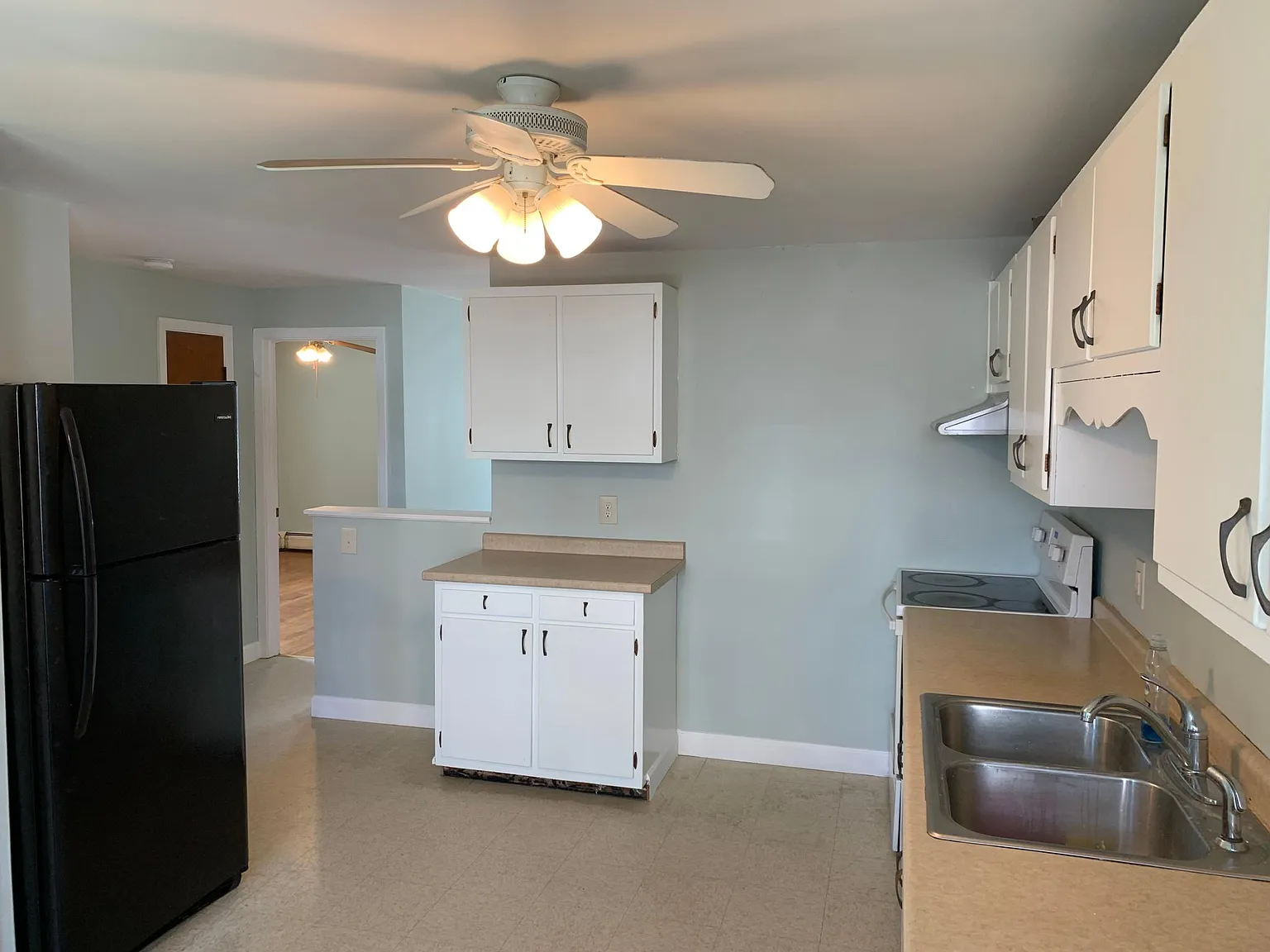 2 bed, 800 sqft, $2,000 — Photo 2