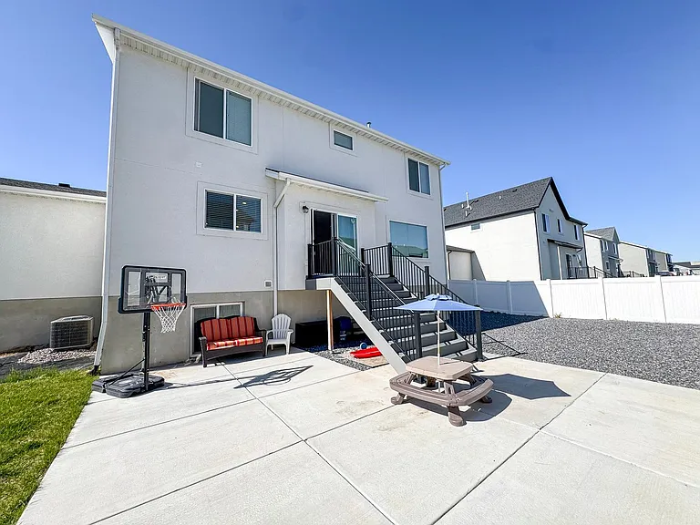 4138 W 750 S — Photo 29
