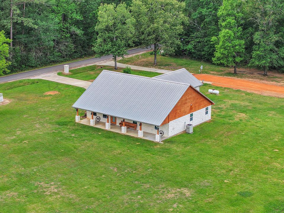 1st image of 413 Barnett Ln
