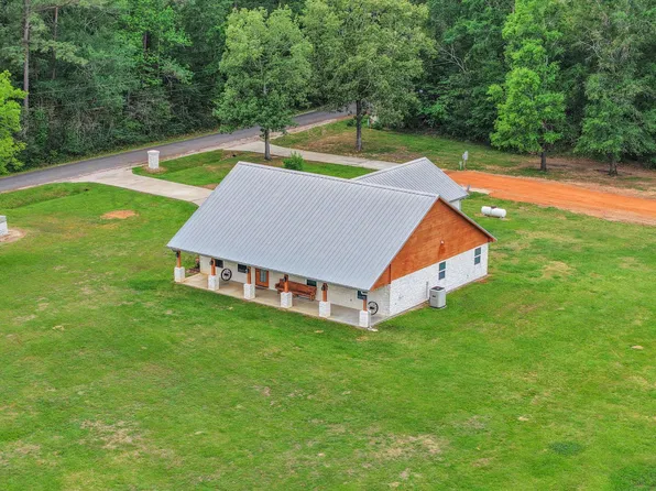 413 Barnett Ln, Livingston, TX 77351
