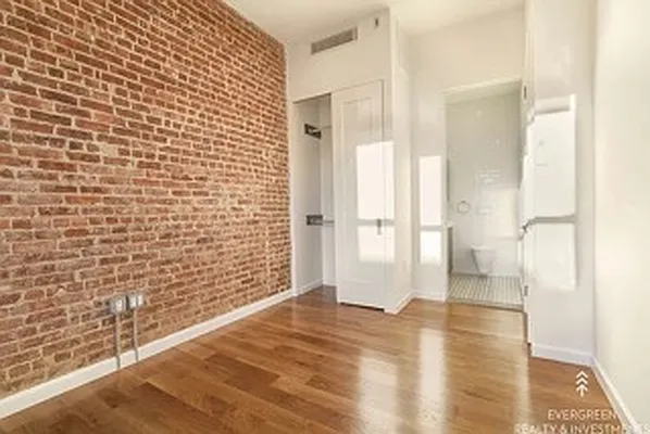 Rented by Evergreen Realty & Investments | media 29