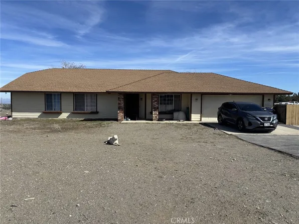 9591 Colfax Rd, Phelan, CA 92371