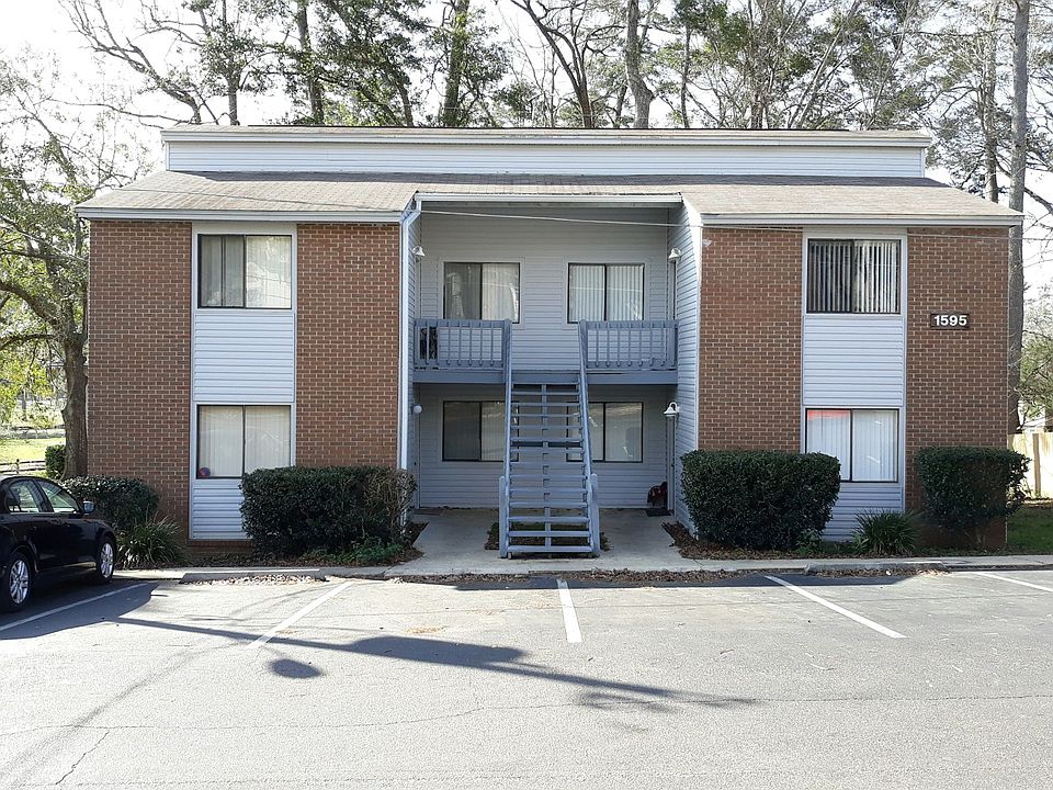 1595 Willow Bend Way