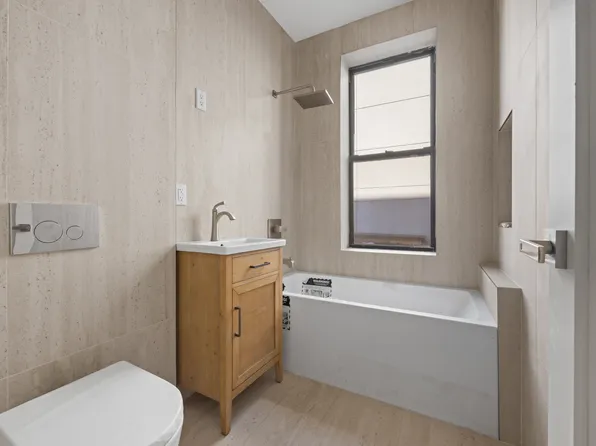 462 Maple Street image 11 of 16