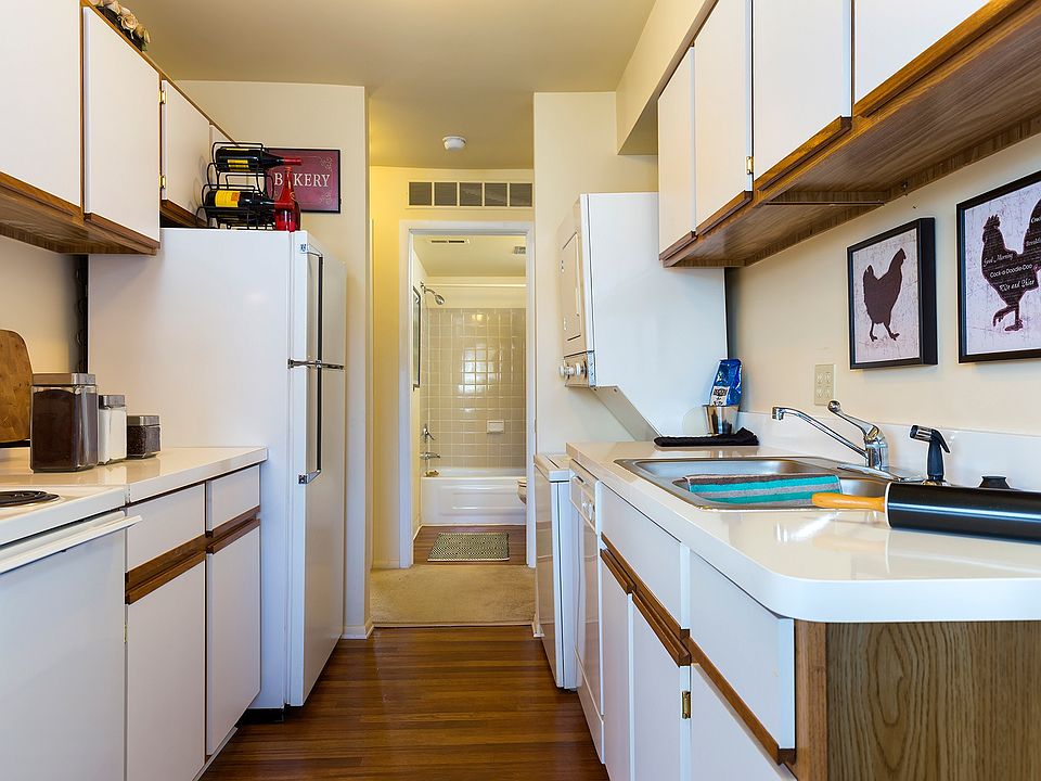 1st image of 1423 Natalie Ln APT 204