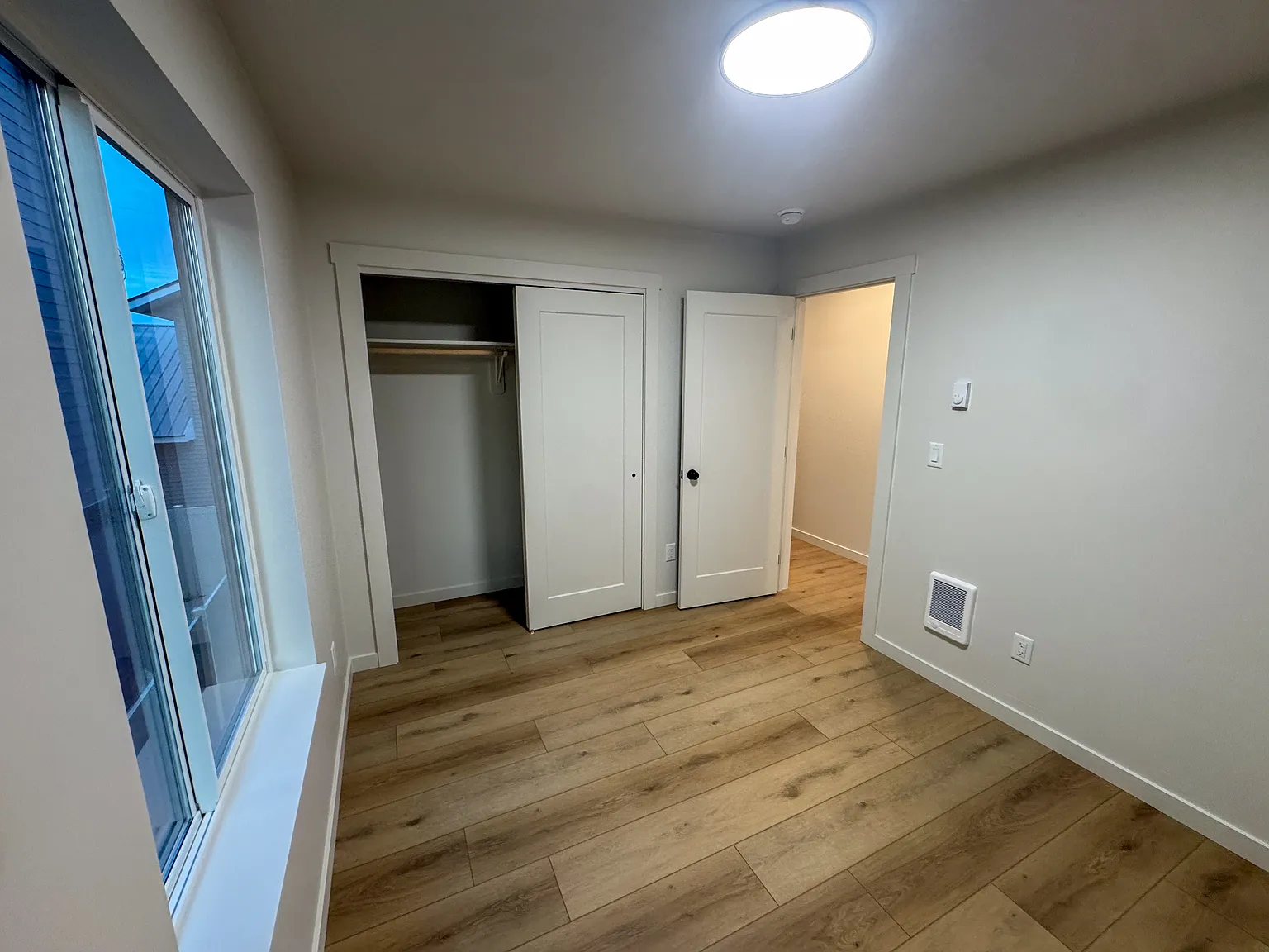 823 9th Ave Duplex — Photo 4