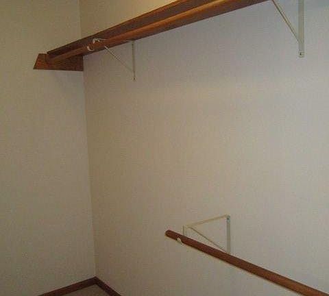 3rd image of 1059 Burr Oak Ln