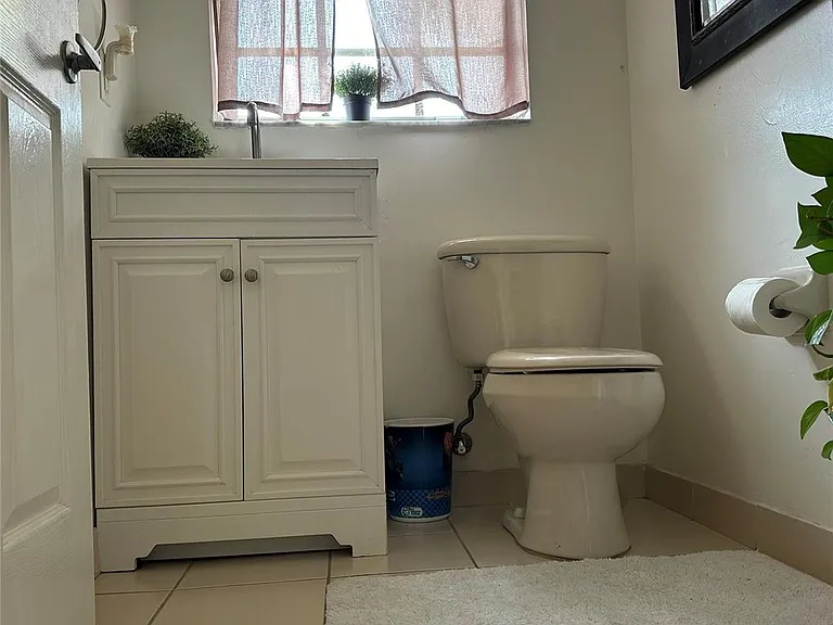 4460 Crystal Lake Dr — Photo 5