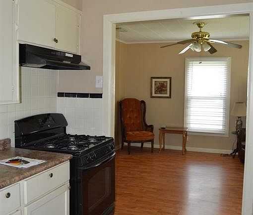4th image of 3118 Dawkins St
