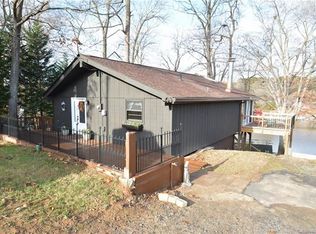 6884 Shade Tree Ln, Sherrills Ford, NC 28673