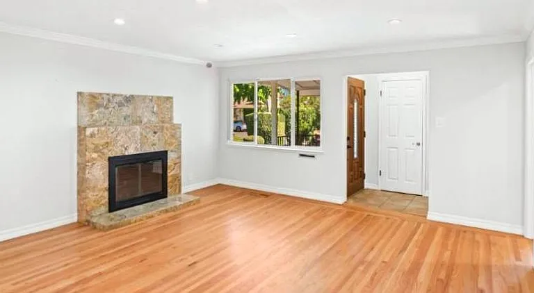 1449 Jeffery Ave — Photo 15
