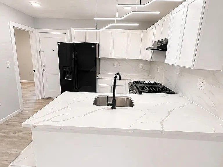 3 bed, $2,250 — Photo 2