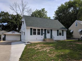 110 W Brownlow Dr, Decatur, IL 62521