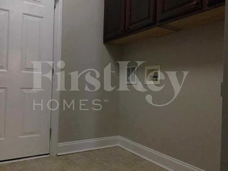457 Riverglen Dr NW — Photo 7