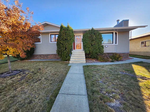 88 McCullough Cres