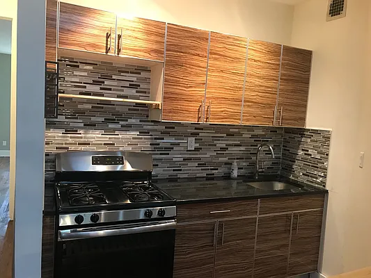 Rented by Premier Metro Realty Corp | media 35