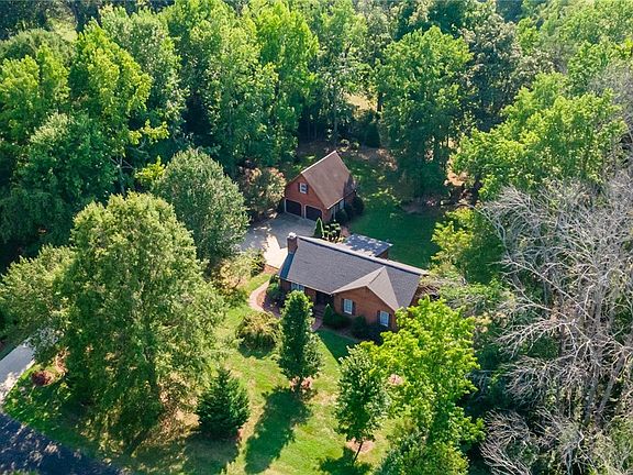 2nd image of 700 Woodard Dr