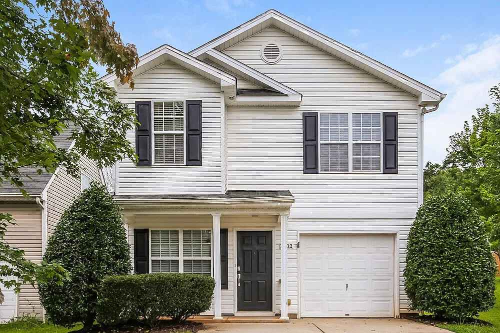 3 bed, 2.5 bath, 1188 sqft, $1,815 — Photo 1