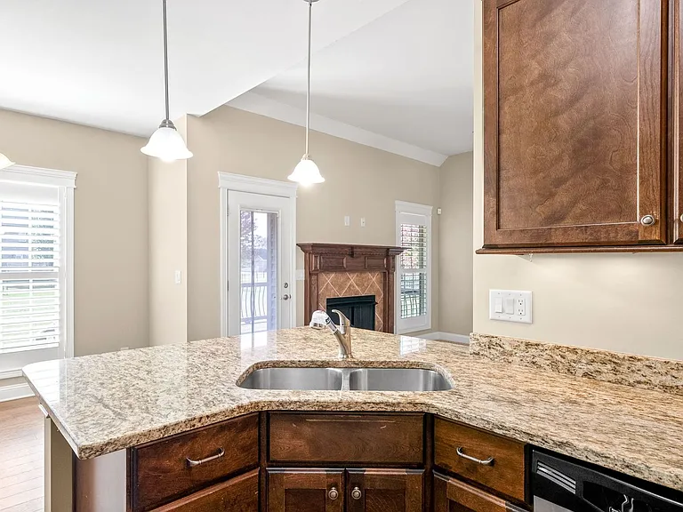 126 Parkland Cir — Photo 13