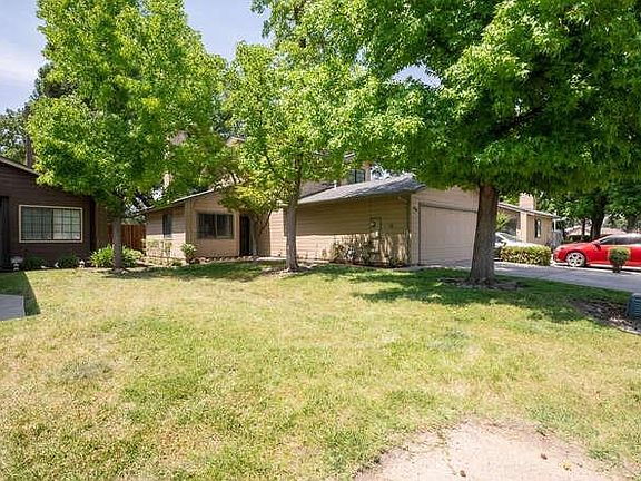 3rd image of 1823 Hacienda Dr