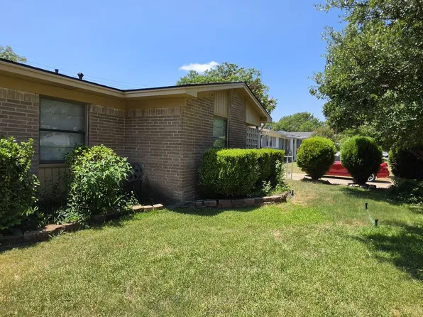 4302 Longleaf Dr, Garland, TX 75042