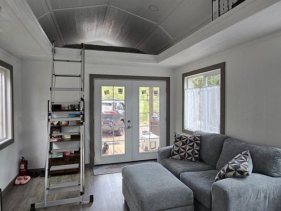 4th image of 165 Mosswood Dr