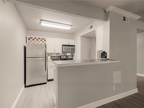 5th image of 4727 Jarboe St APT 71
