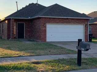 1233 Blue Ridge Ln, Moore, OK 73160