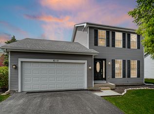 615 Red Barn Trl, Bolingbrook, IL 60490