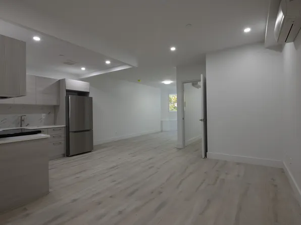 1266 Park Place image 1 of 9